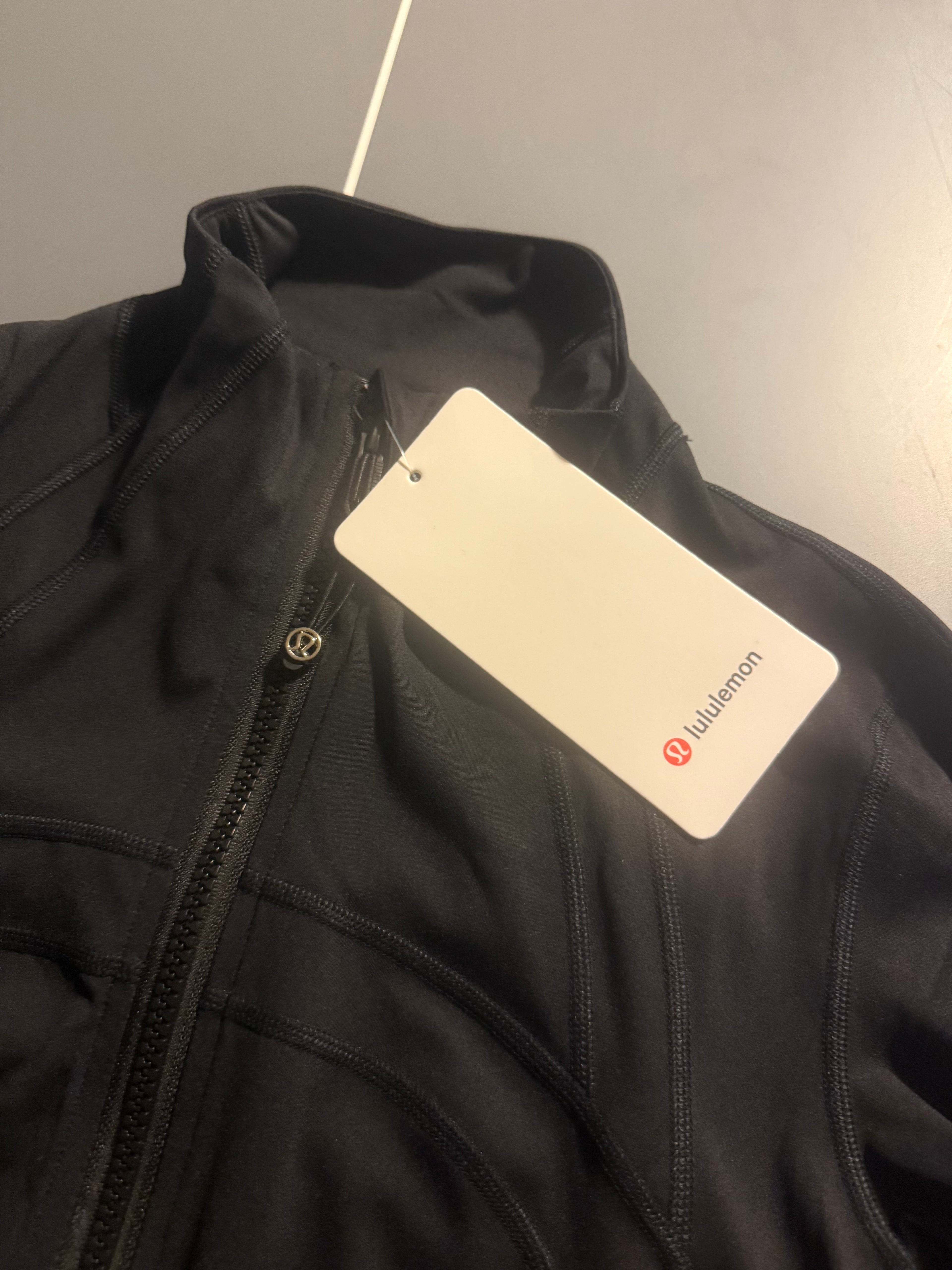 Lululemon Define Women’s Jacket Black, Size 4